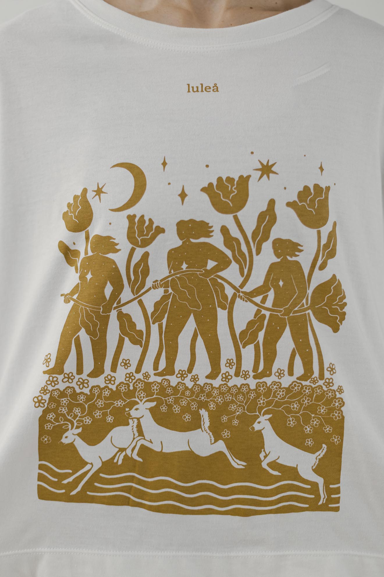 09-04-remera-nube-naturaleza-magica-crudo.jpg